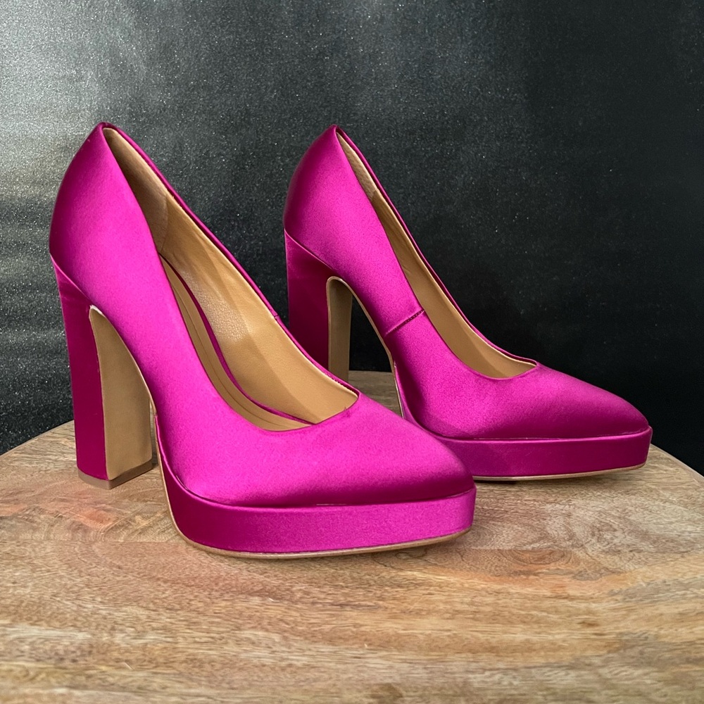 Jessica Simpson size 7 hot pink fascia pumps. Never worn. Brand new.